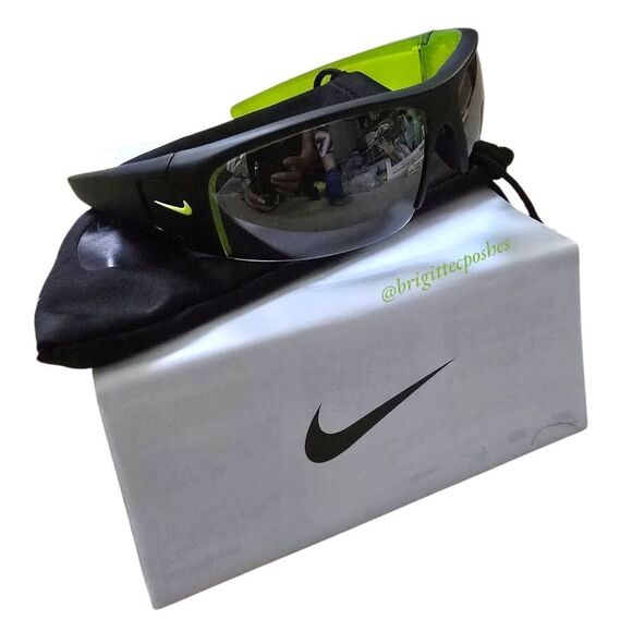 NIKE Unisex Diverge Matte Black Sunglasses - Picture 7 of 11